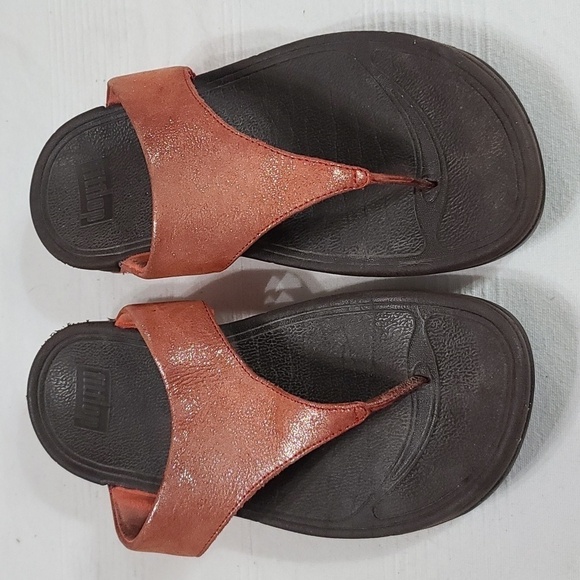 Fit Flops Wobbleboard Womens Flip Flops Sandals Red Shimmery Size 7 GUC READ - Picture 1 of 14